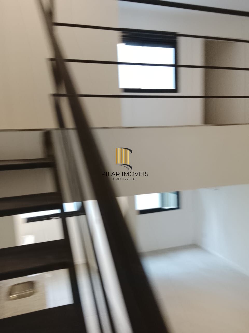 DUPLEX 1D NA CIDADE BAIXA MEZANINO COM CLOSET