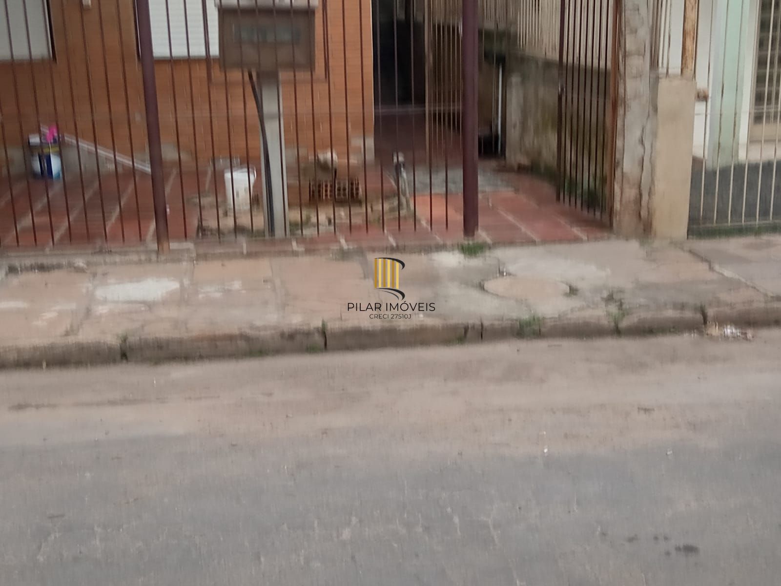 Oportunidade, casa sobrado, Humaitá e Farrapos. Porto Alegre - Preço baixo