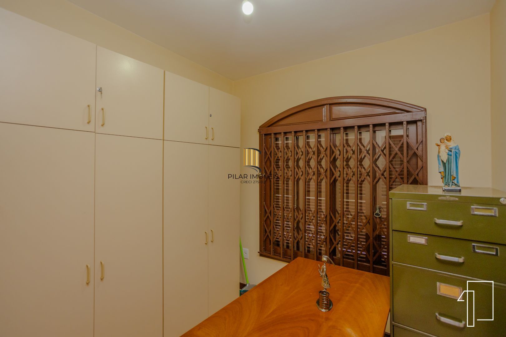 Oportunidade sobrado 2/3 pisos com 21D e 19 suítes - Jdm Botânico - P. Alegre.