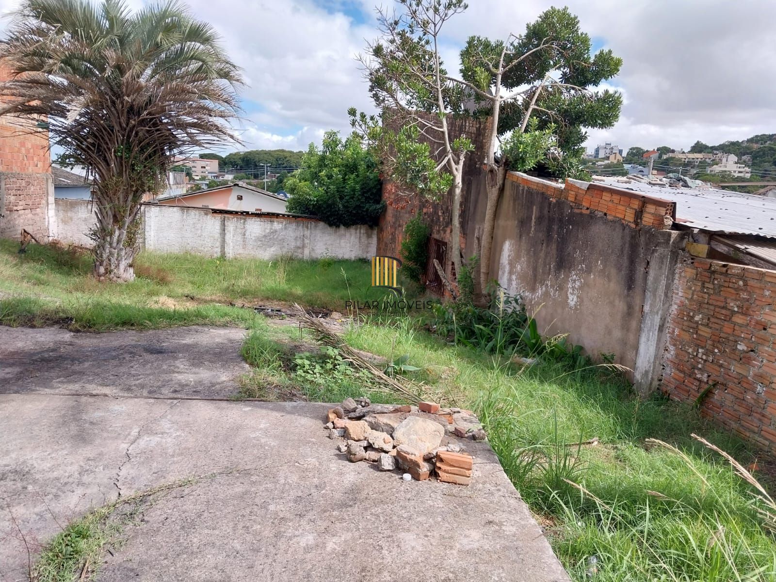 Terreno com prédio, Oportunidade excelente para construir Edifício