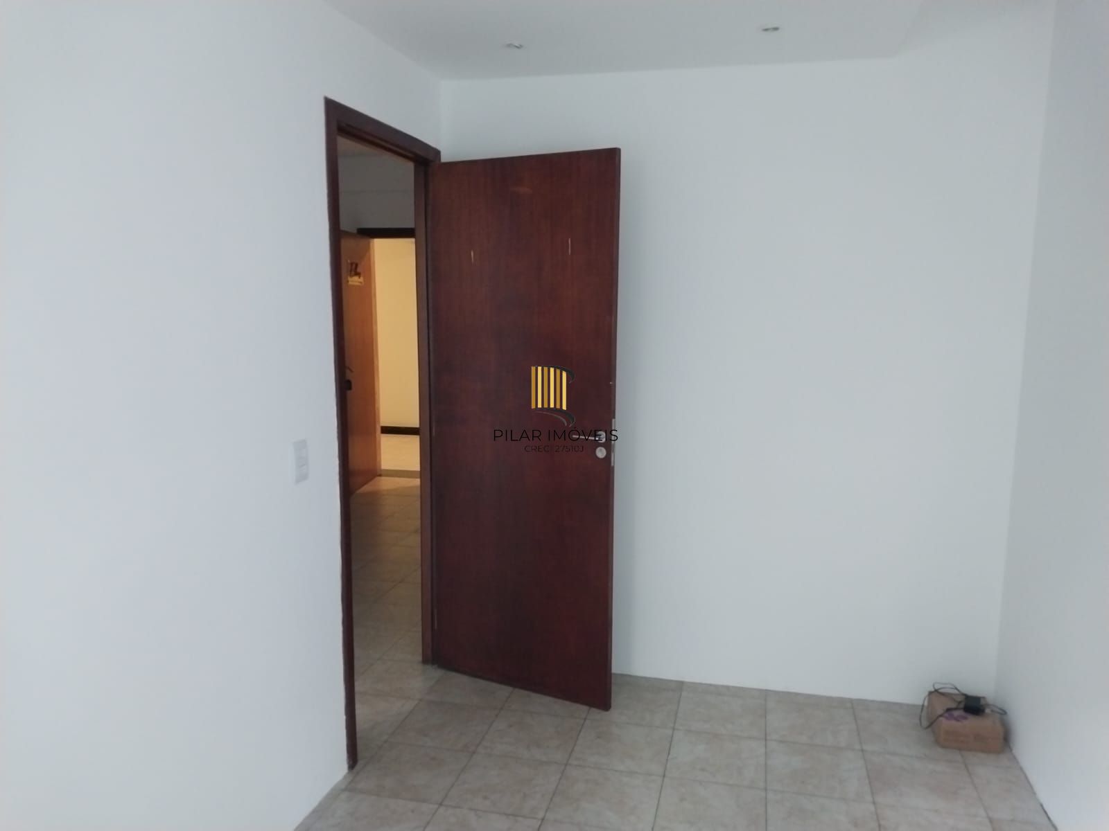 Excelente Conjunto Comercial com BOX, Zona dos Tribunais.