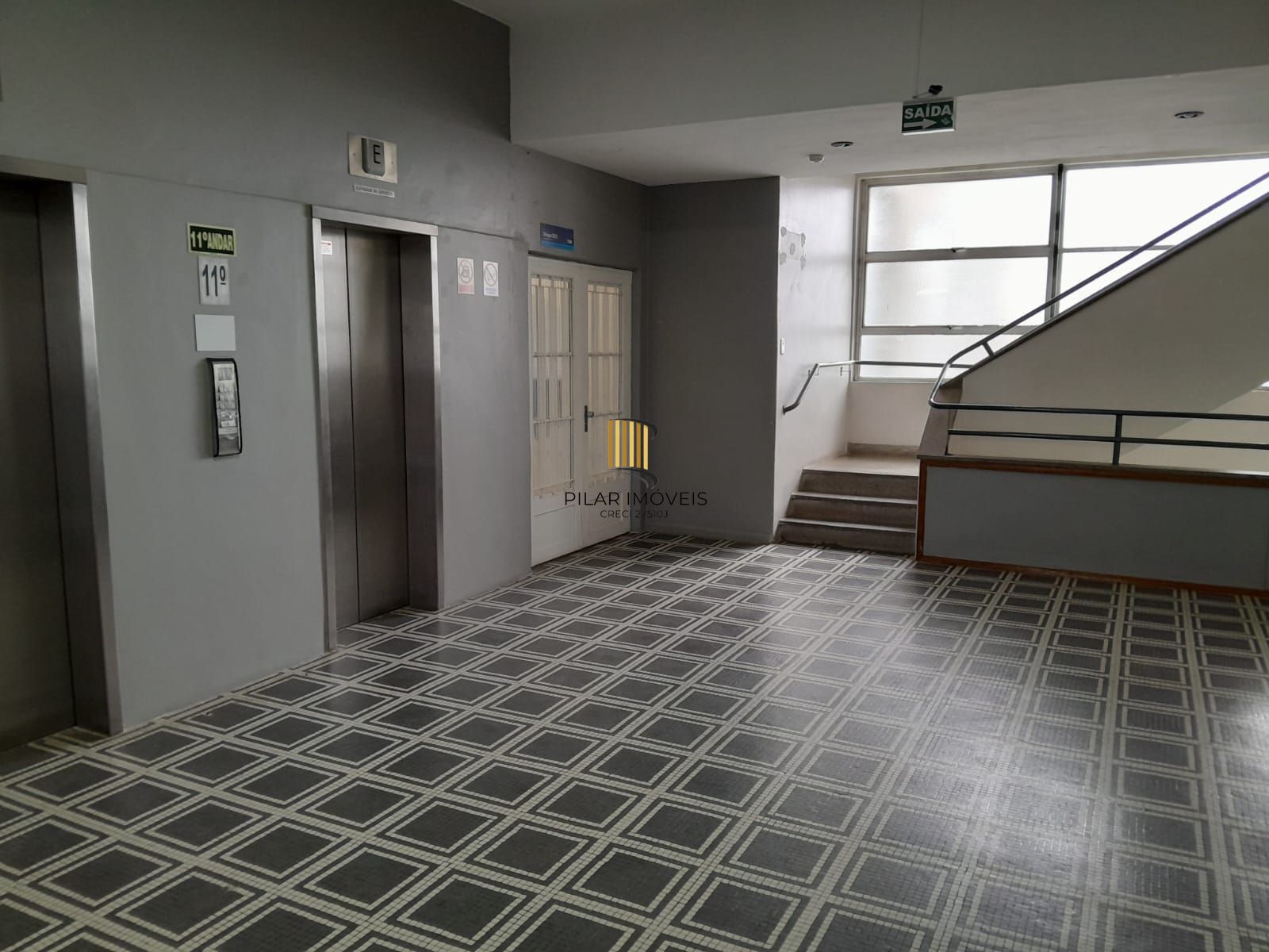 Salas com  meio andar,para empresas ou órgãos públicos com 262,41m2 ,Centro
