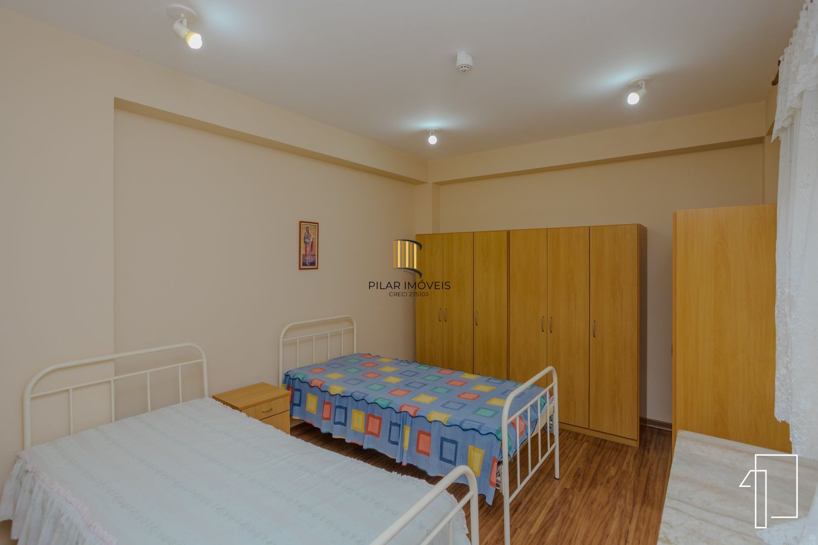 Oportunidade sobrado 2/3 pisos com 21D e 19 suítes - Jdm Botânico - P. Alegre.