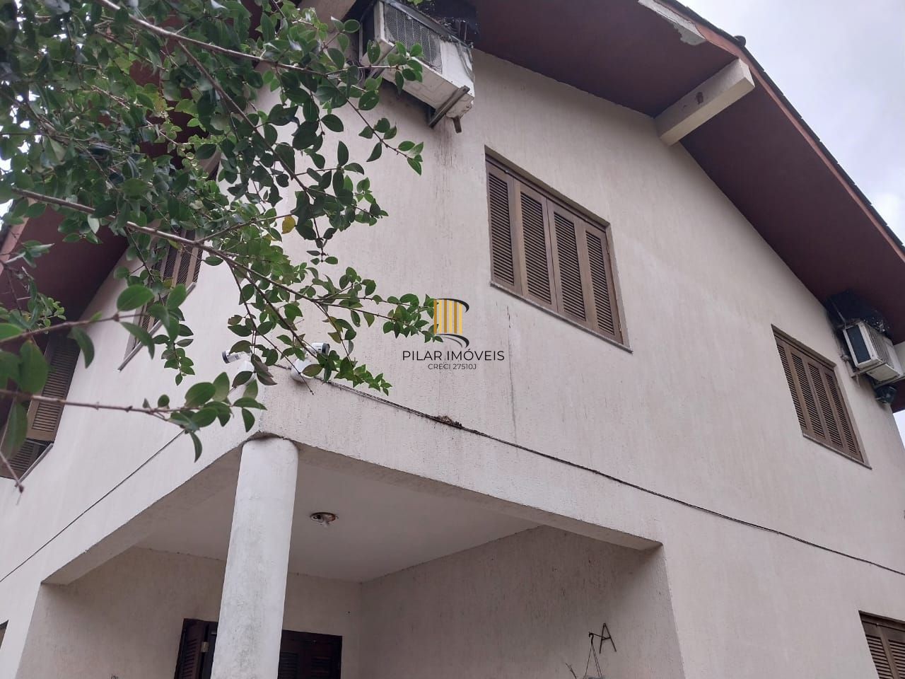 Casa ampla 5 D E 4 Banheiros, 2 vagas - Sta Tereza - Porto Alegre