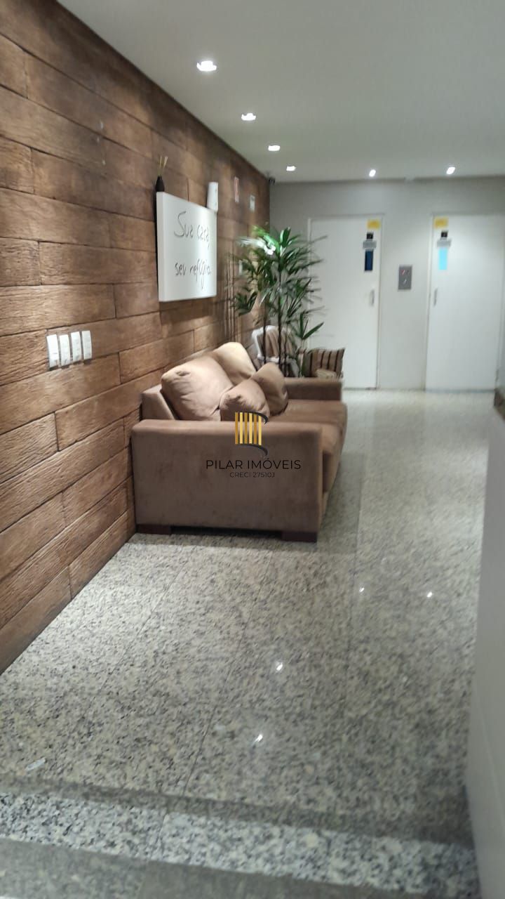 **Apartamento Semi-mobiliado,Sacada no Centro Histórico de Porto Alegre**