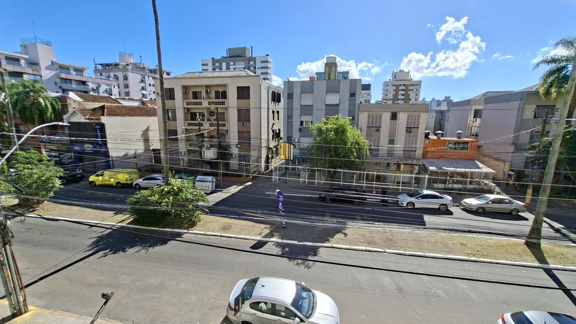 Apartamento com sacada e suite