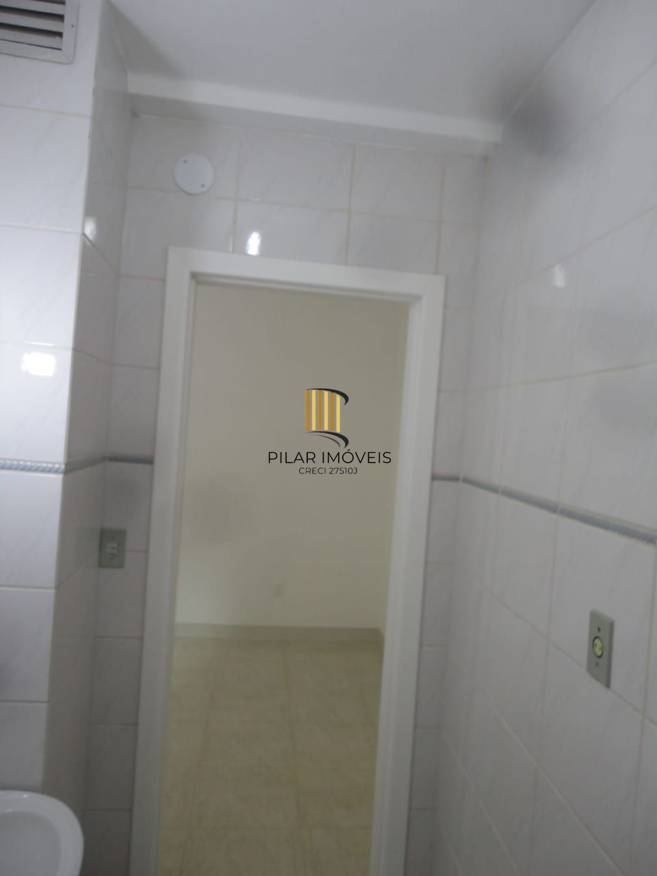 JK recém reformado, 2 piso, elevador, andradas esquina com Bento Martins, centro histórico