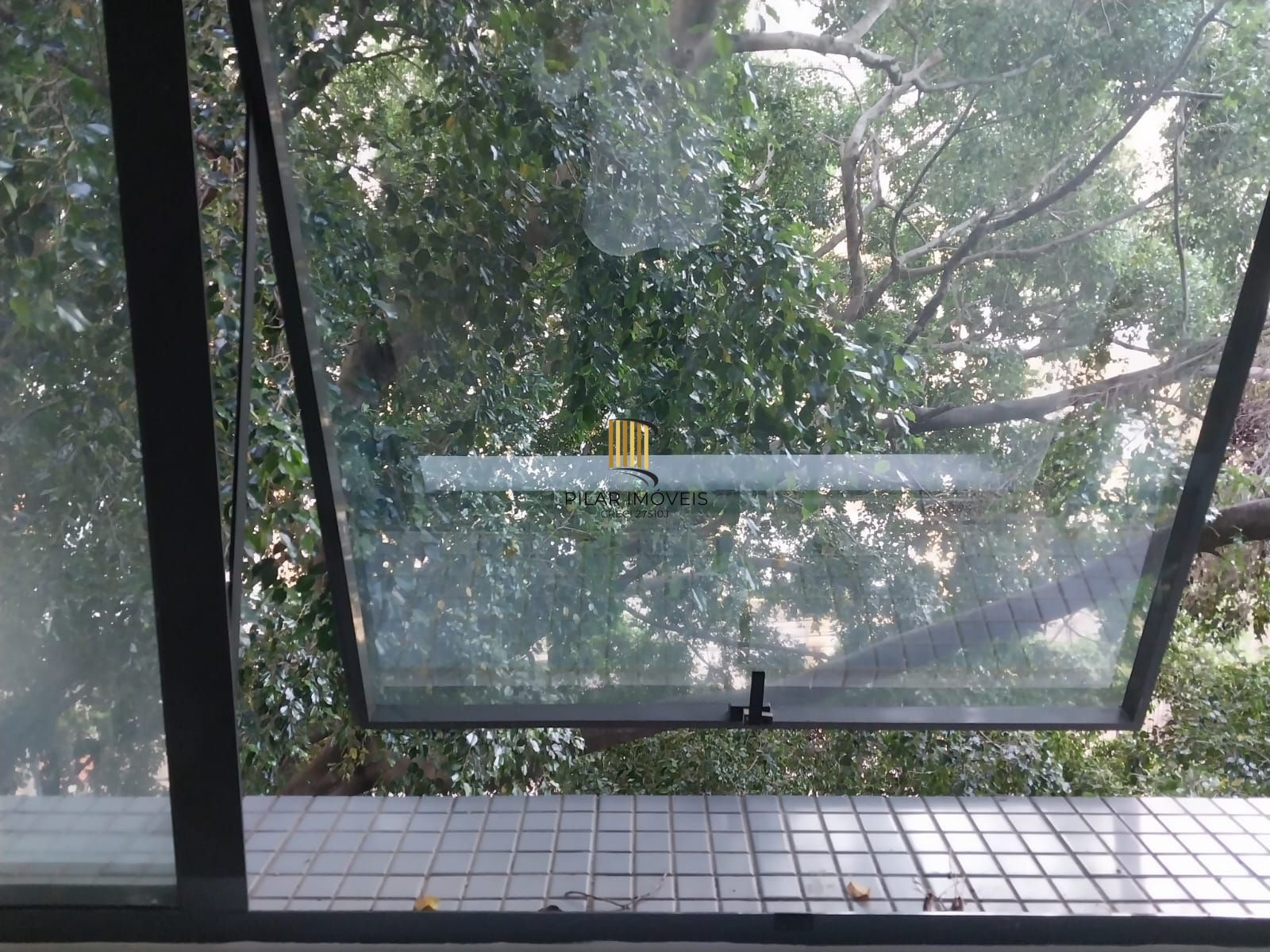 Excelente Conjunto Comercial com BOX, Zona dos Tribunais.