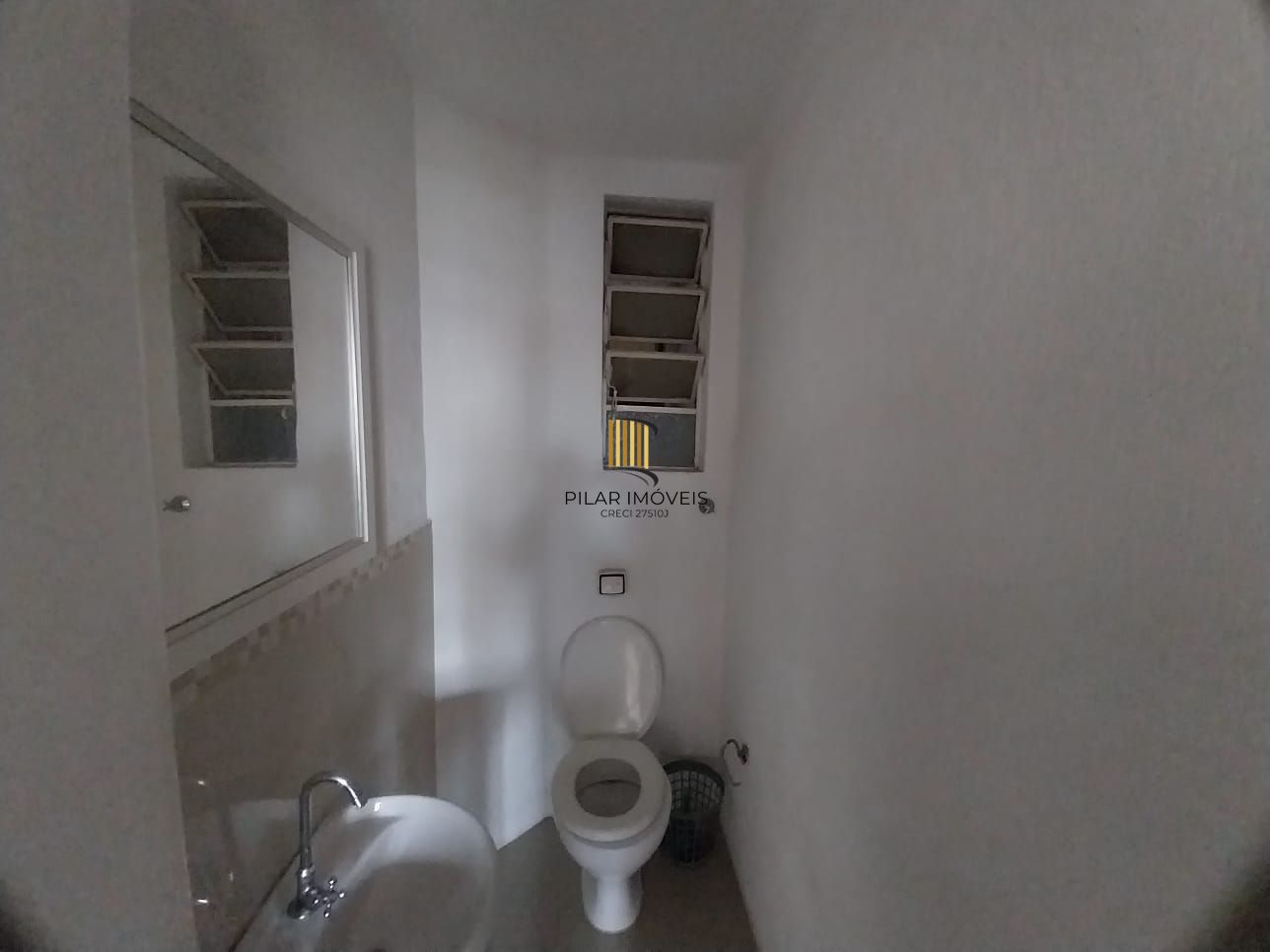 Oportunidade Sala Comercial Centro Frente andar Alto, Preço ATRATIVO.