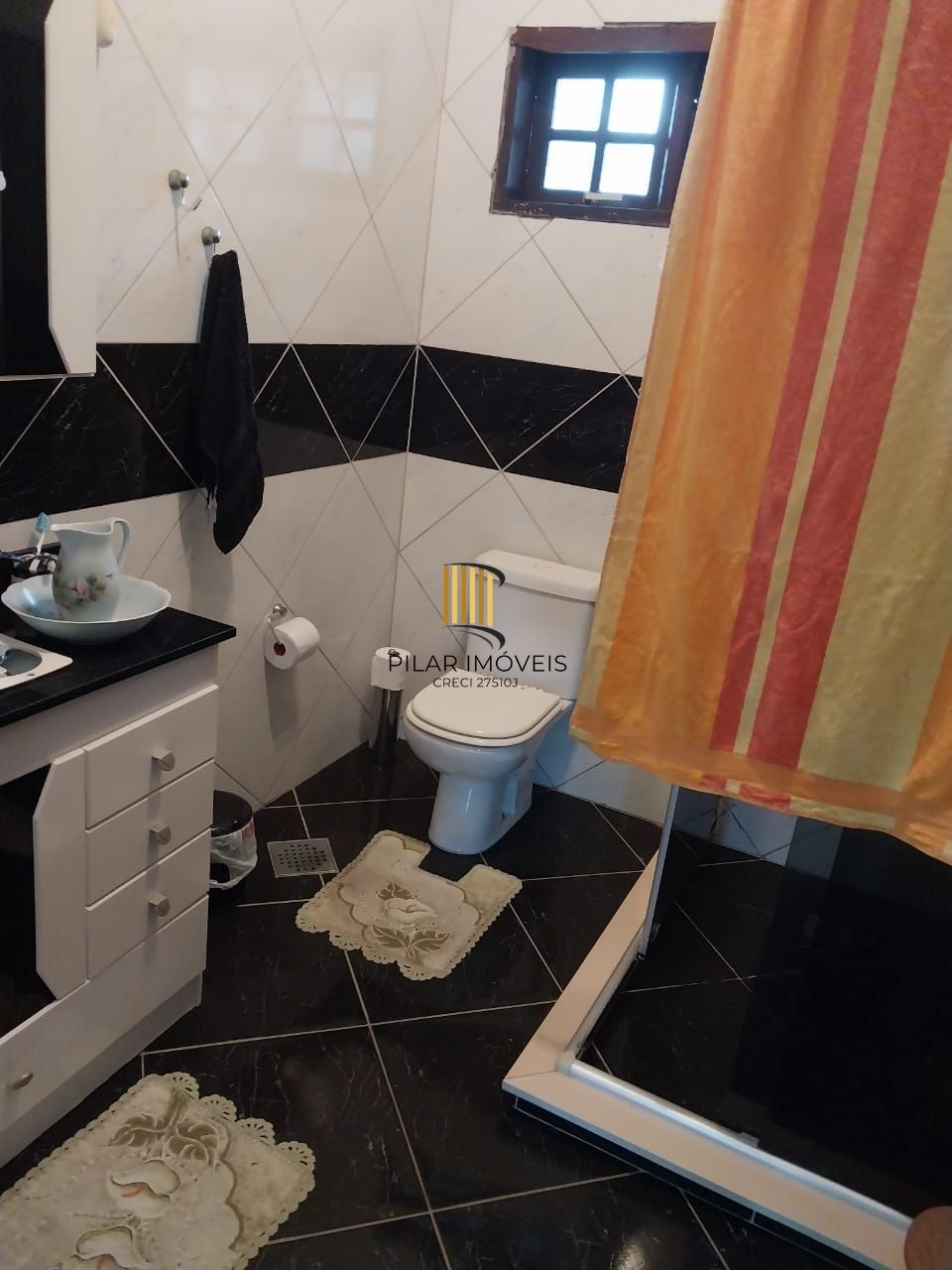 Casa ampla 5 D E 4 Banheiros, 2 vagas - Sta Tereza - Porto Alegre