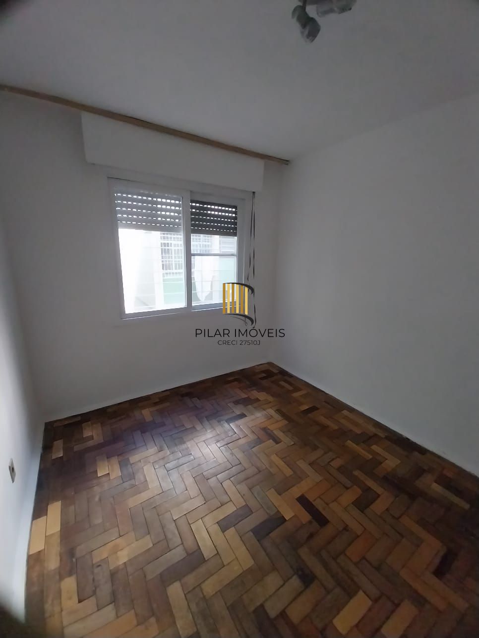 Apto 1D desocupado com BOX no Humaitá P. Alegre, Preço Atrativo