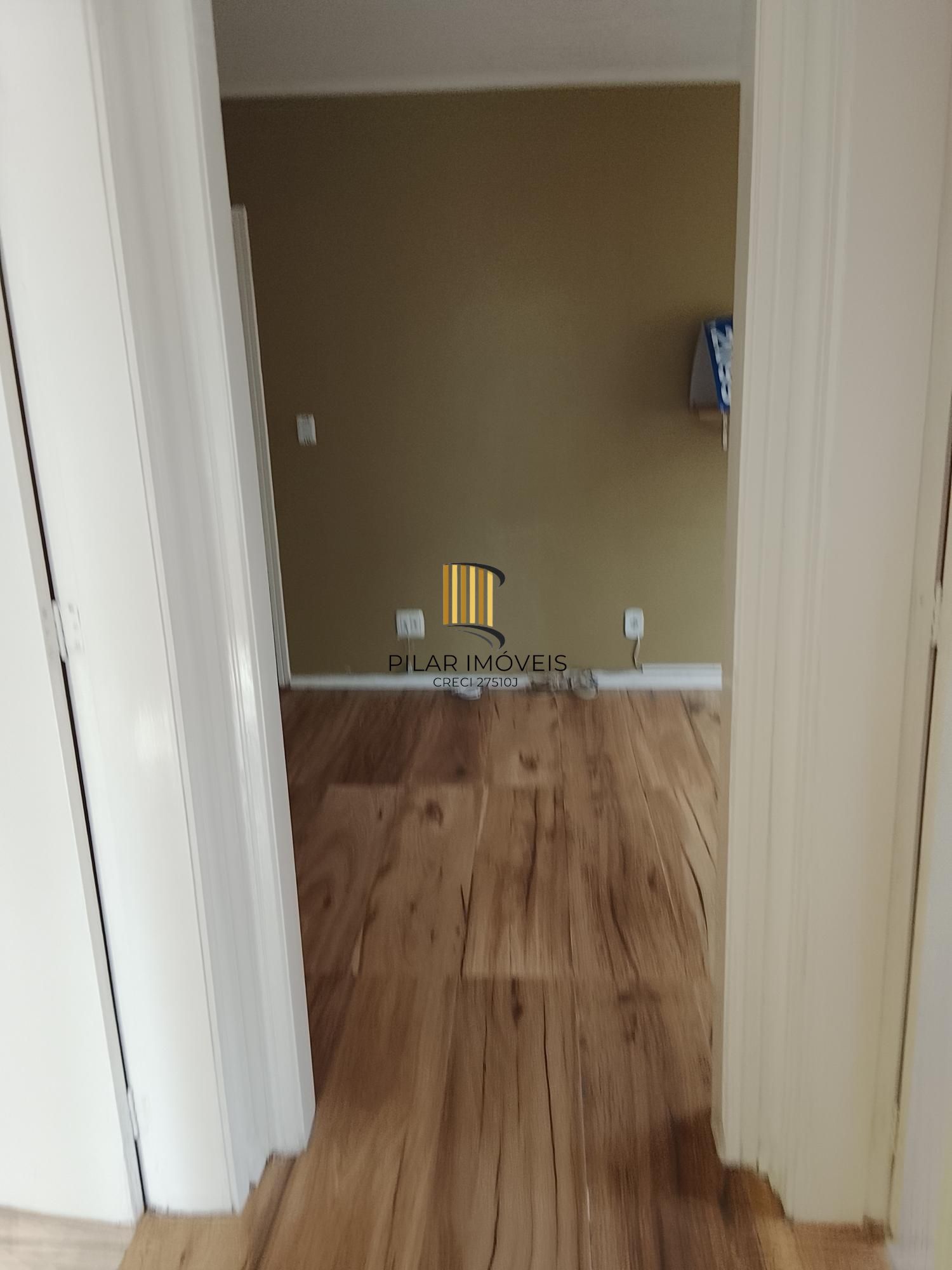 Ótimo apartamento 1D, desocupado na Medianeira, preço atrativo.