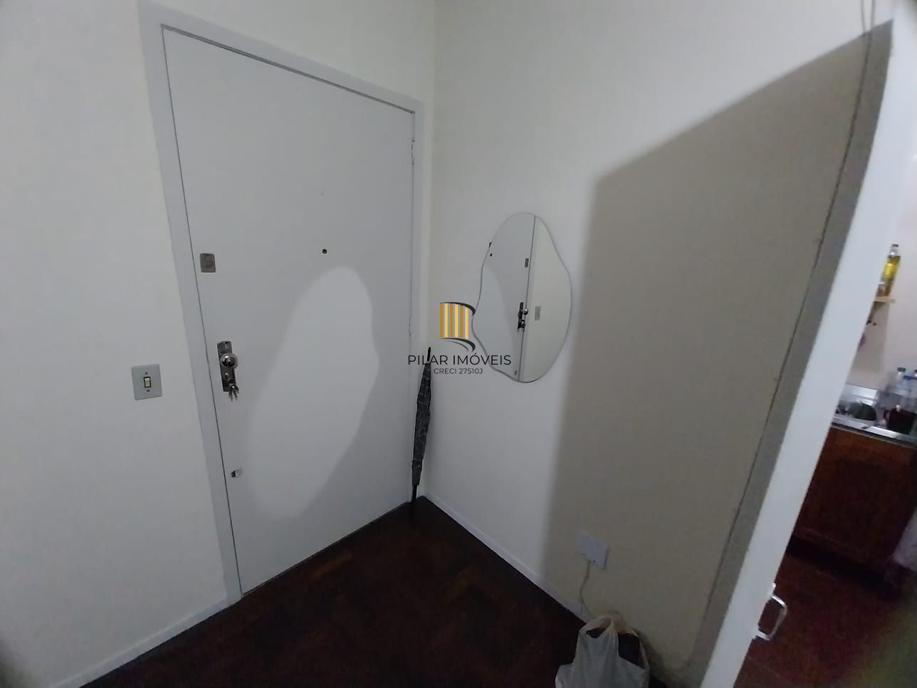 Excelente apartamento, Centro Histórico, de frente, andar alto.