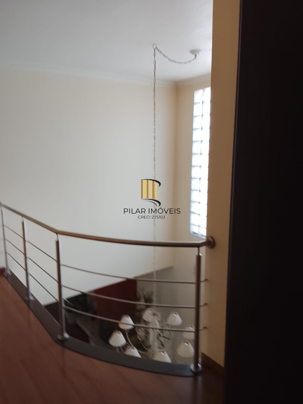 CASA / SOBRADO 5D e 10 vagas 3 Banheiros - Pátio enorme c/ Jacuzi e Pergolado - Living 3 ambientes - Sta Teresa