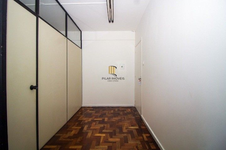 Oportunidade Sala Comercial Centro Frente andar Alto, Preço ATRATIVO.