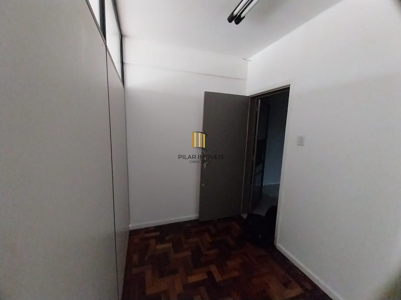 Oportunidade Sala Comercial Centro Frente andar Alto, Preço ATRATIVO.