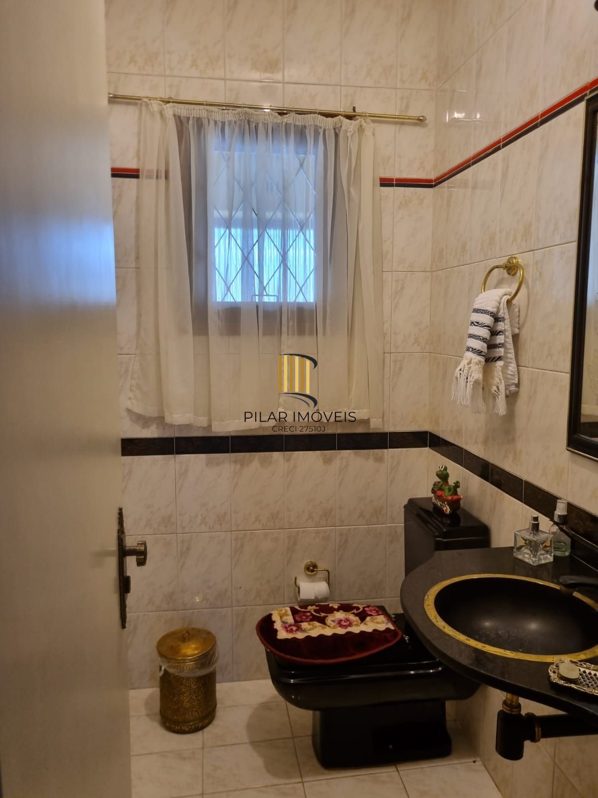 Casa / Sobrado bem grande 266 m² - Vila João Pessoa - Porto Alegre - Preço bem atrativo