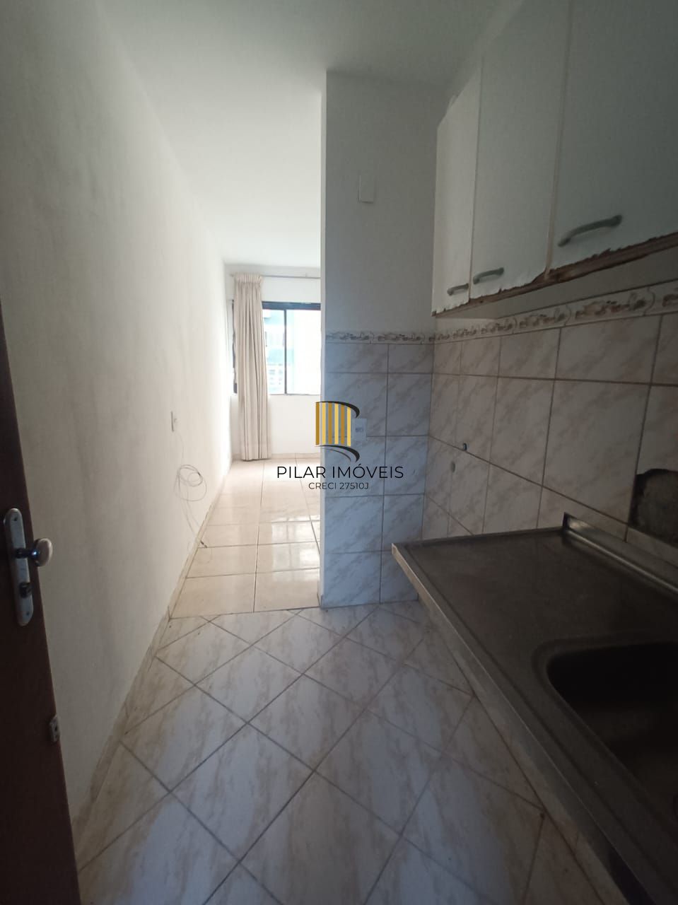 OPORTUNIDADE, KITINET NO CENTRO ÓTIMA LOCALIZAÇÃO