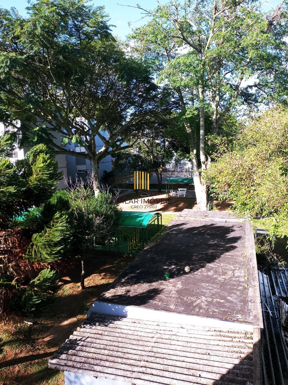 Apartamento com 2 Quartos,com box,no Bairro Humaitá