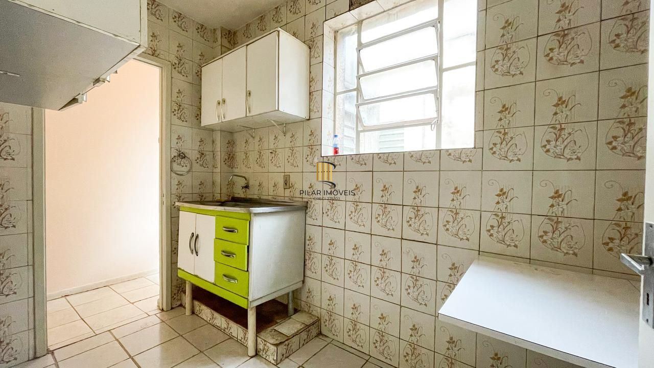 Localização e Oportunidade, apart. 2 Dorm. 2 Banh. Área de serv. Dep. ou outro quarto.