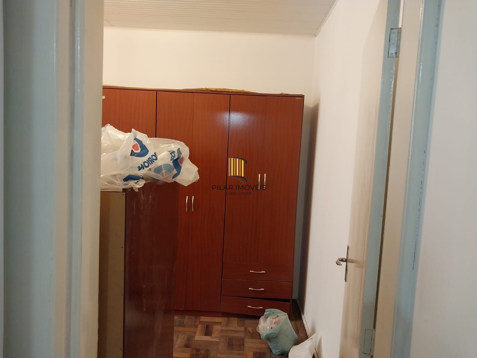 Oportunidade, partamento 1 dorm. demais peças, Trav. do Carmo.