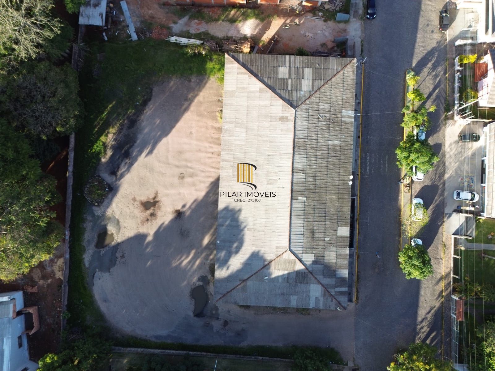 Prédio Comercial, com lojas alugadas, centro de Butiá. Preço Atrativo