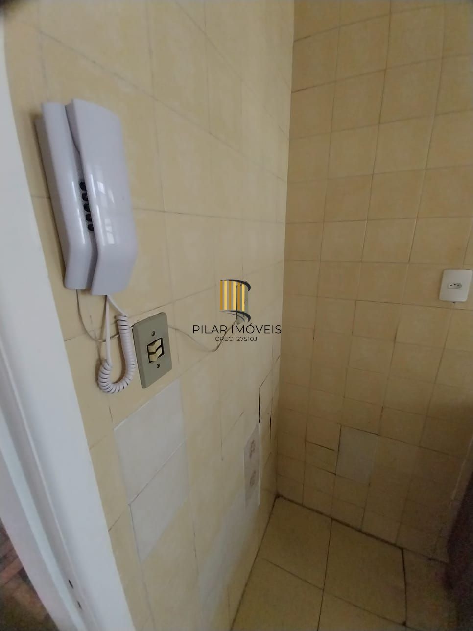 Apto 1D desocupado com BOX no Humaitá P. Alegre, Preço Atrativo