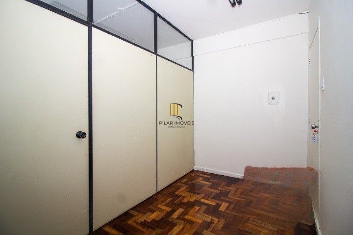 Oportunidade Sala Comercial Centro Frente andar Alto, Preço ATRATIVO.