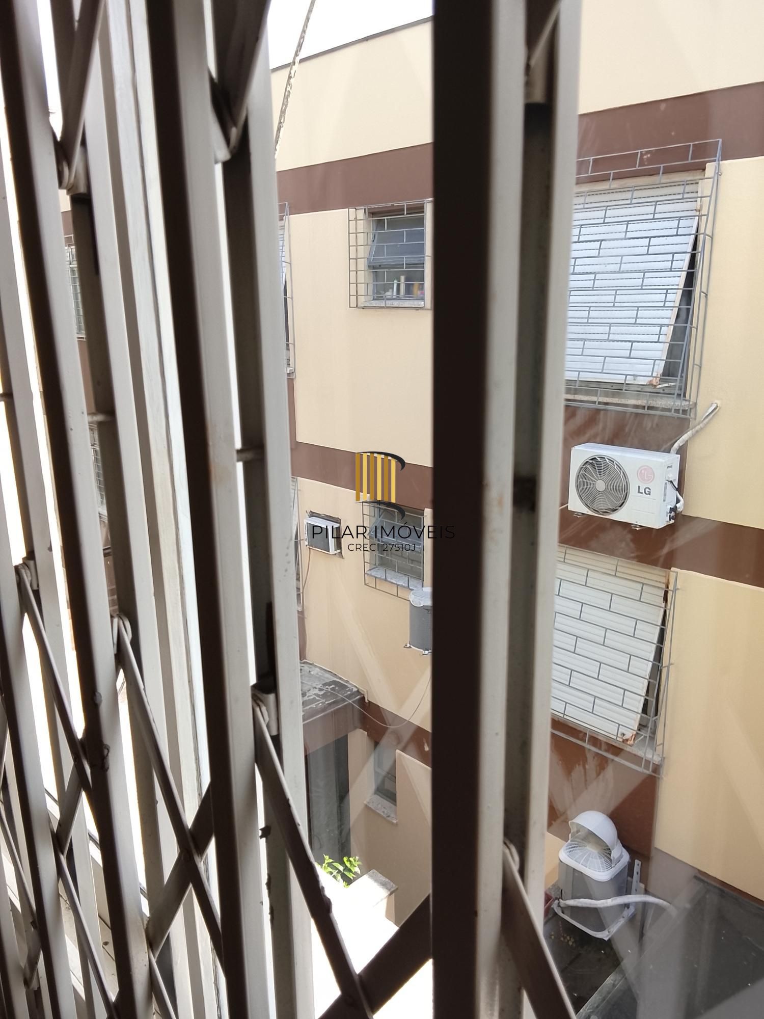 Ótimo apartamento 1D, desocupado na Medianeira, preço atrativo.