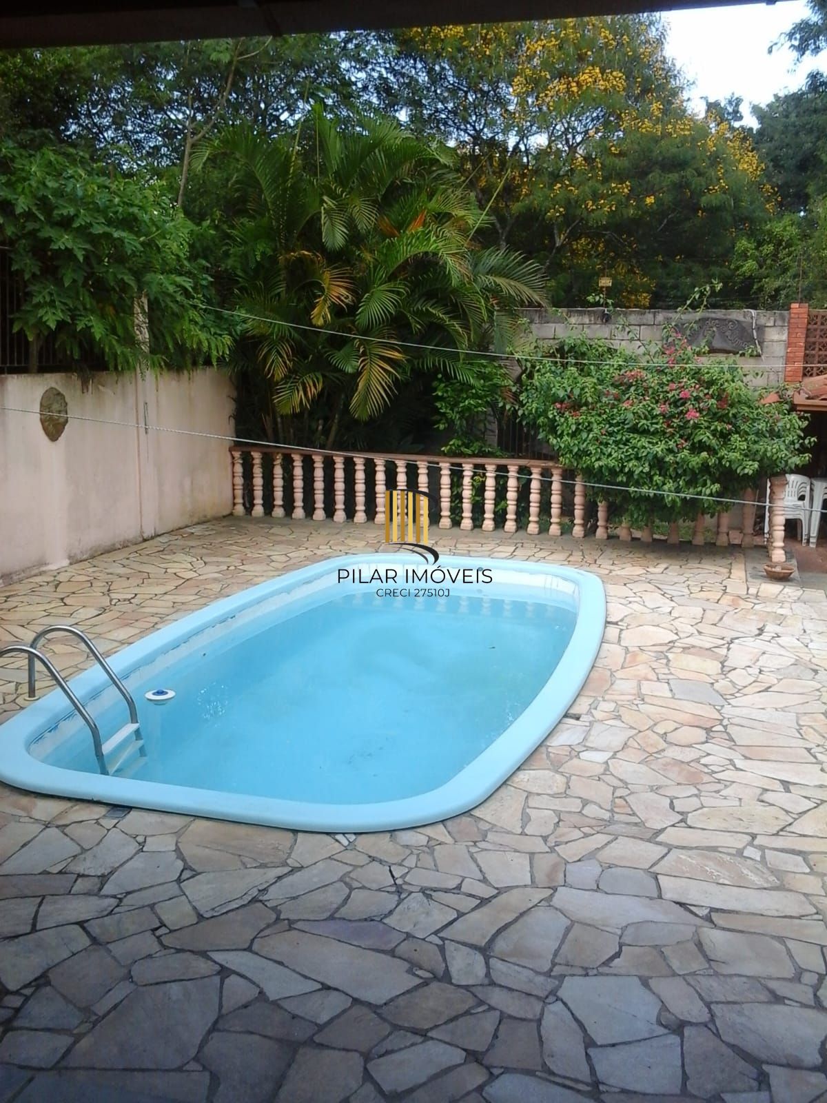 Casa 2 pisos com piscina e hidromassagem