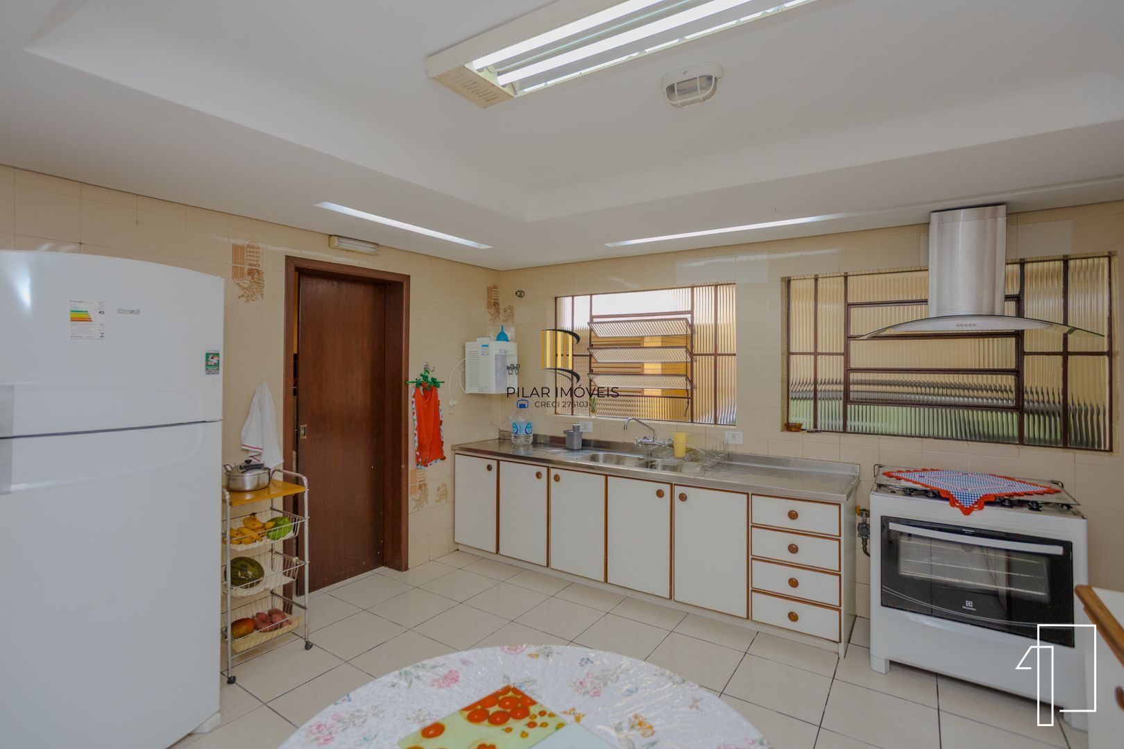 Oportunidade sobrado 2/3 pisos com 21D e 19 suítes - Jdm Botânico - P. Alegre.