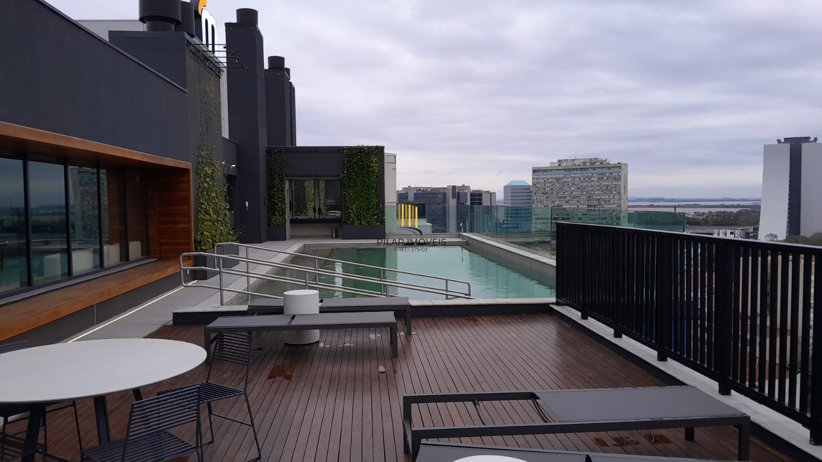 Apartamento novo,2 quartos,andar alto,box,na Cidade baixa e com Infra