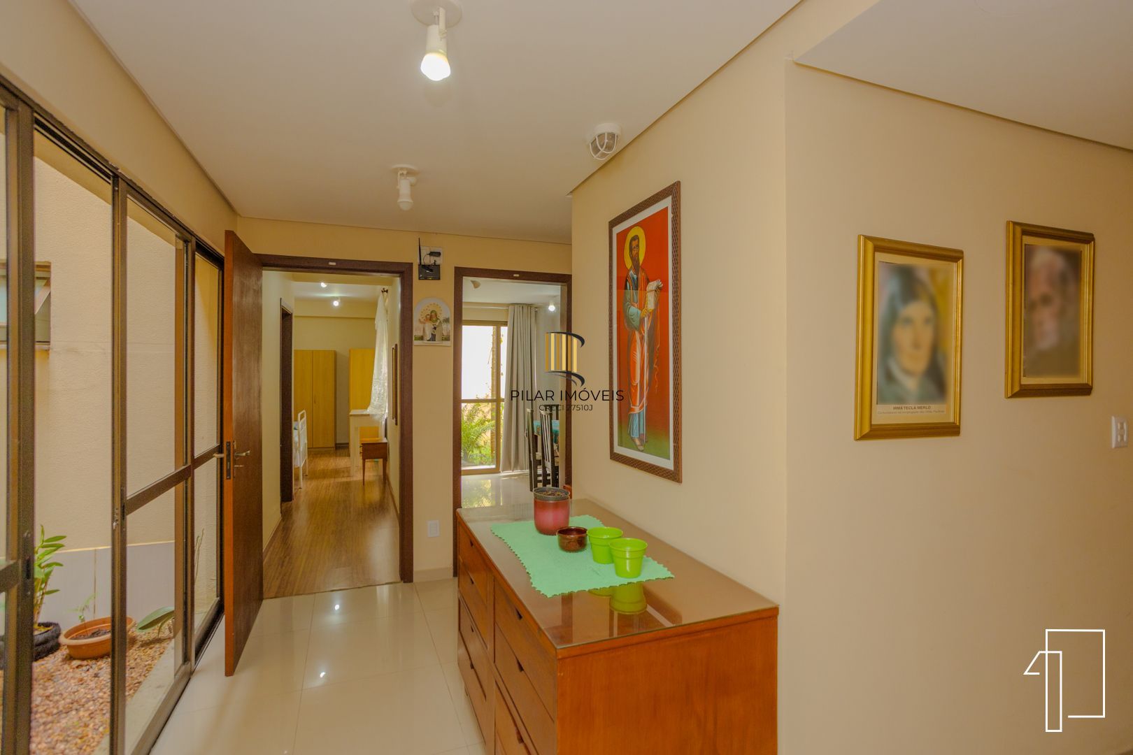 Oportunidade sobrado 2/3 pisos com 21D e 19 suítes - Jdm Botânico - P. Alegre.