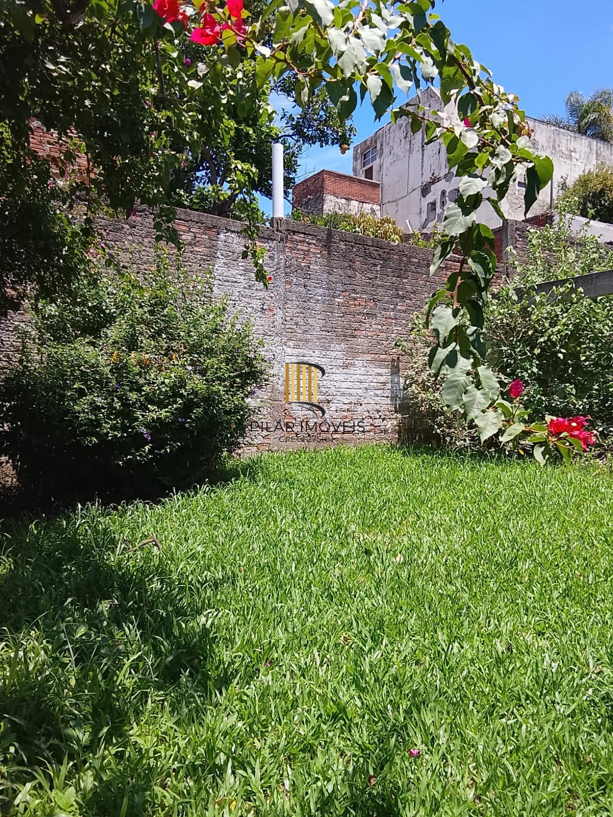 CASA / SOBRADO 5D e 10 vagas 3 Banheiros - Pátio enorme c/ Jacuzi e Pergolado - Living 3 ambientes - Sta Teresa