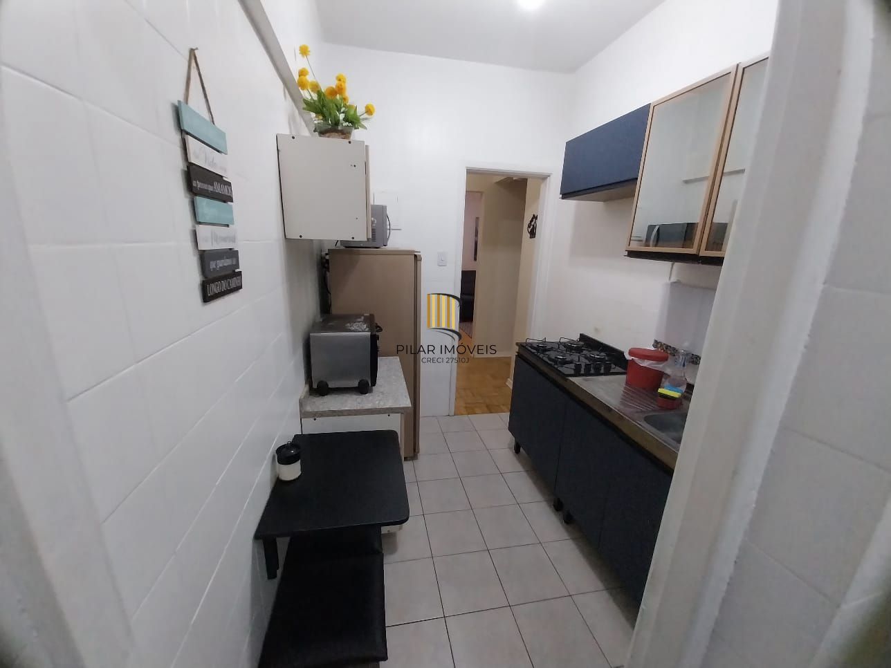 Oportunidade Excelente Apartamento 1D Mobiliado 2 piso com elevador Cidade Baixa.