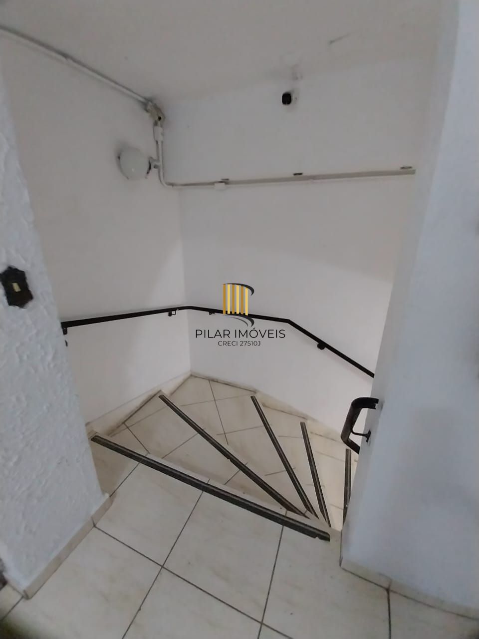 JK na Cidade Baixa, 2 piso, elevador, Preço atrativo.