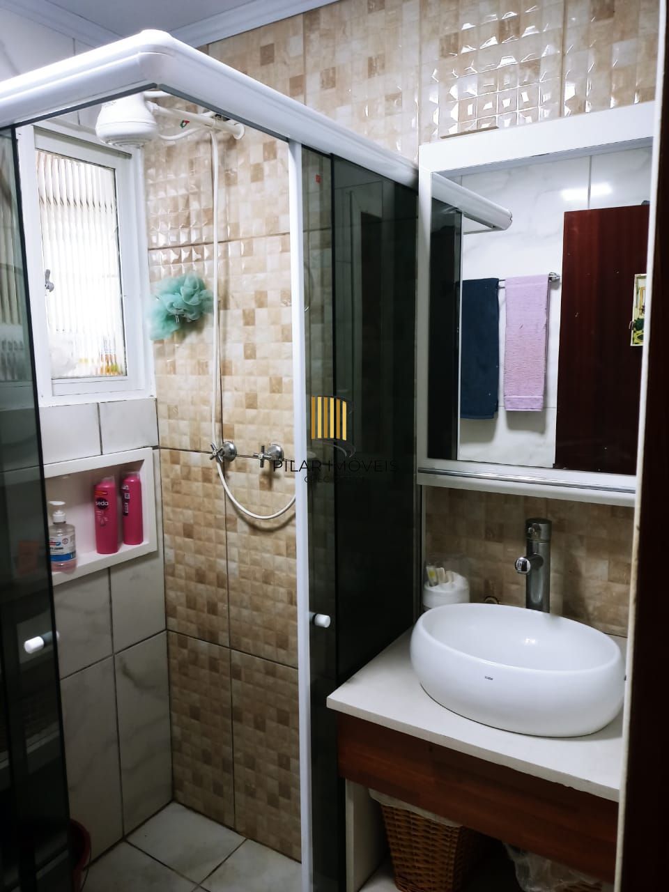 Apartamento com 2 Quartos,com box,no Bairro Humaitá
