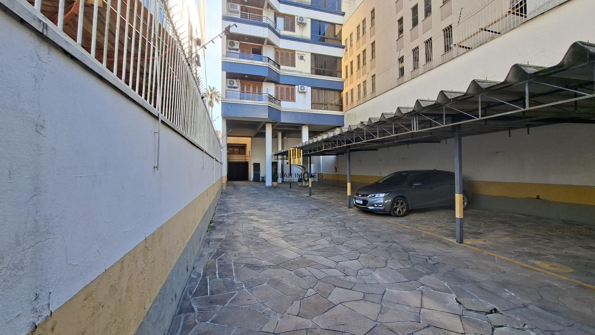 Apartamento com sacada e suite