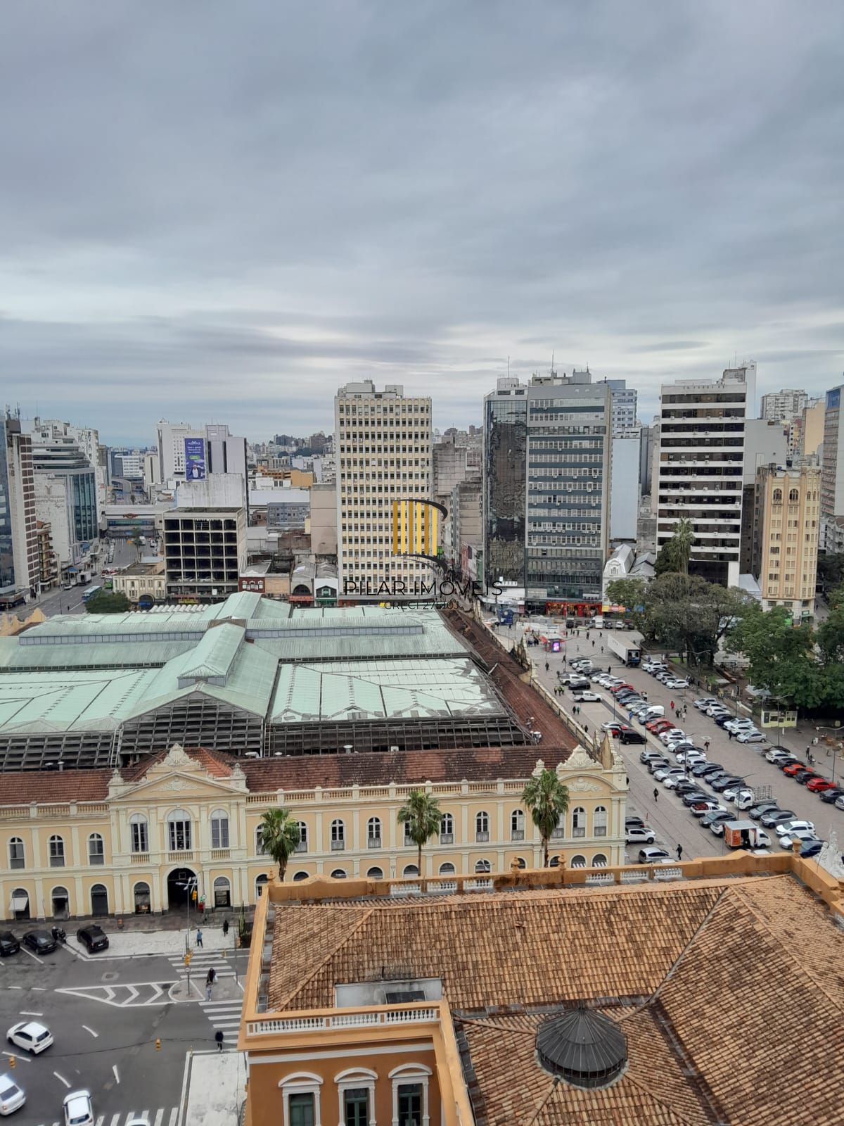 Salas com  meio andar,para empresas ou órgãos públicos com 262,41m2 ,Centro