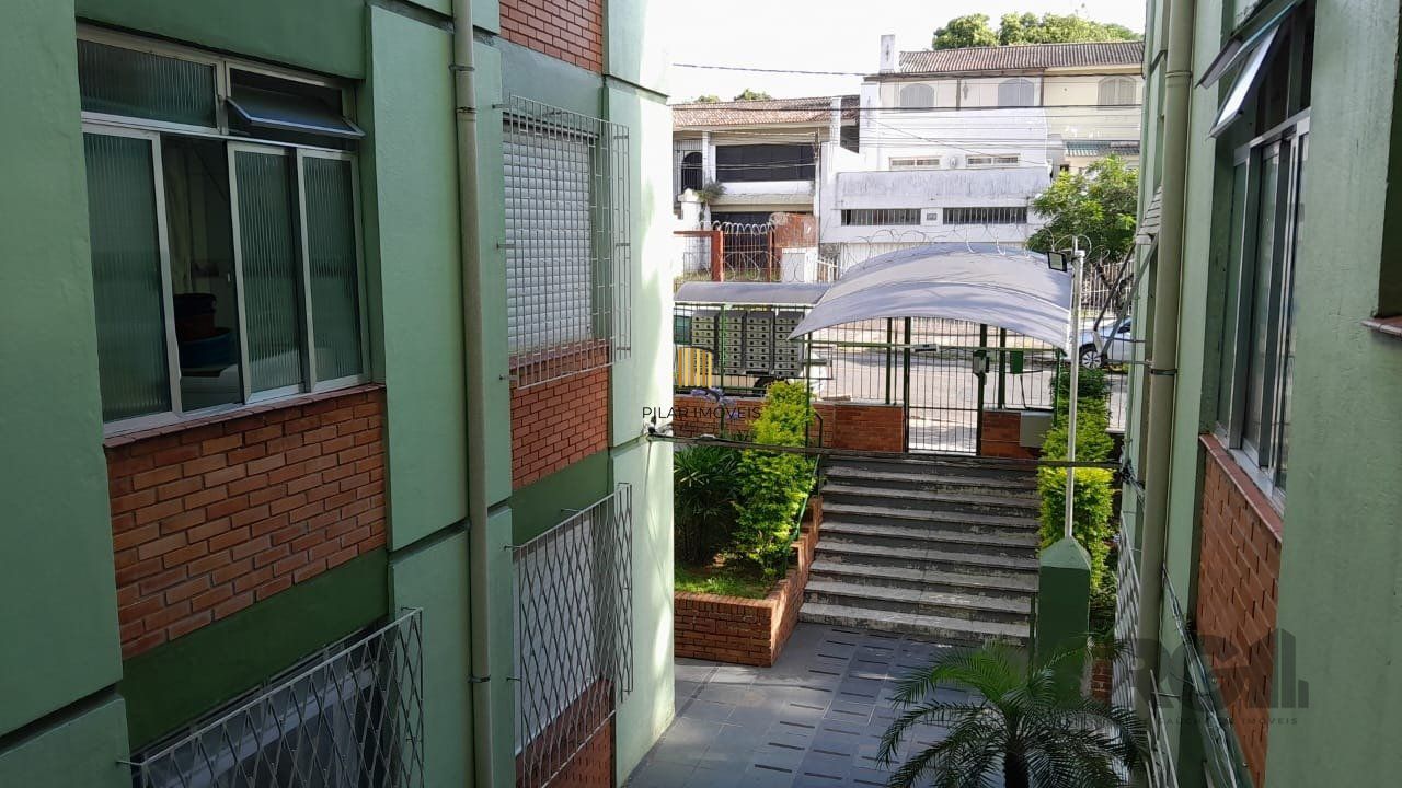 Apartamento todo reformado e mobiliado na Rua Taquary, com box rotativo