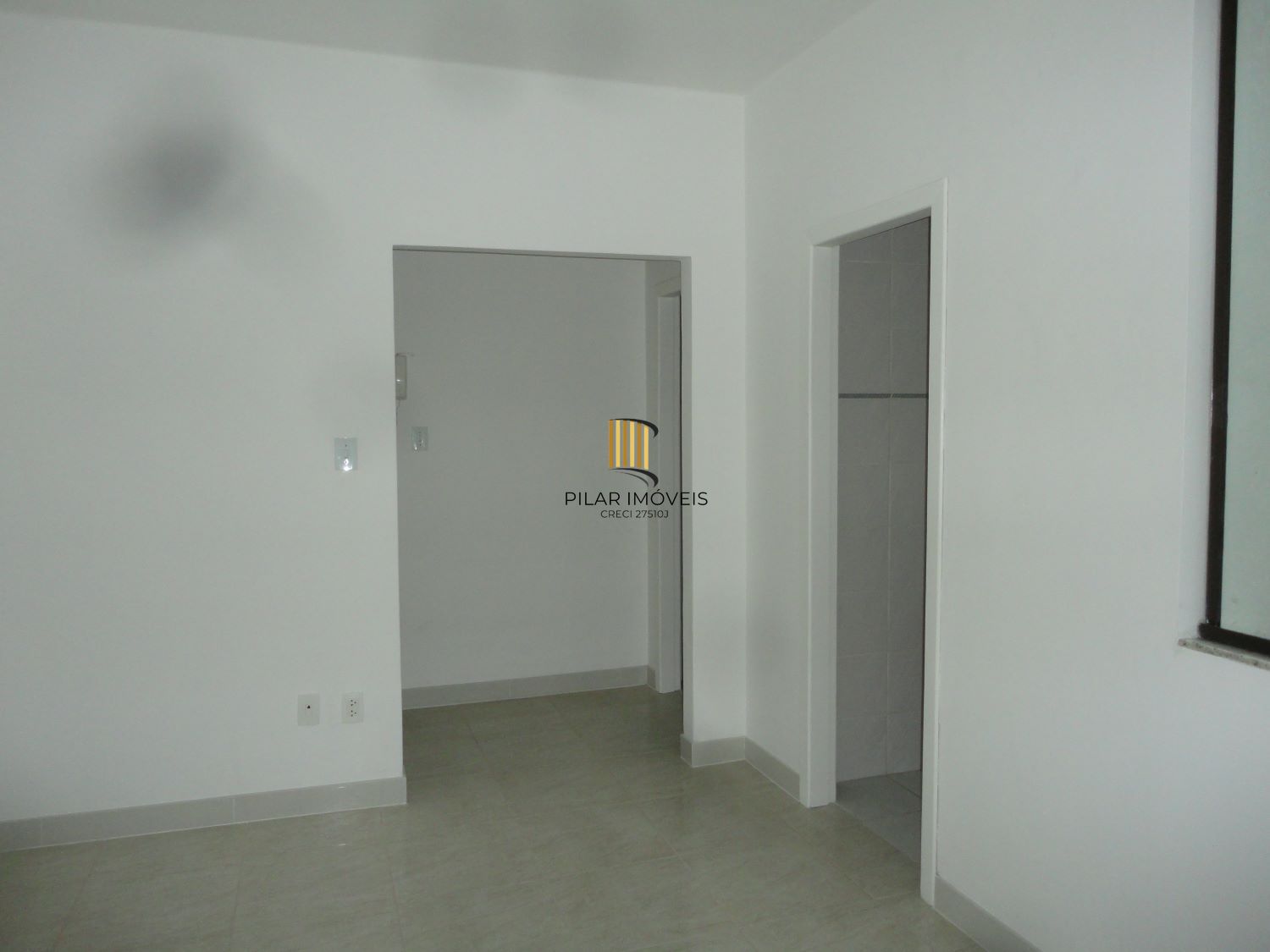 JK recém reformado, 2 piso, elevador, andradas esquina com Bento Martins, centro histórico