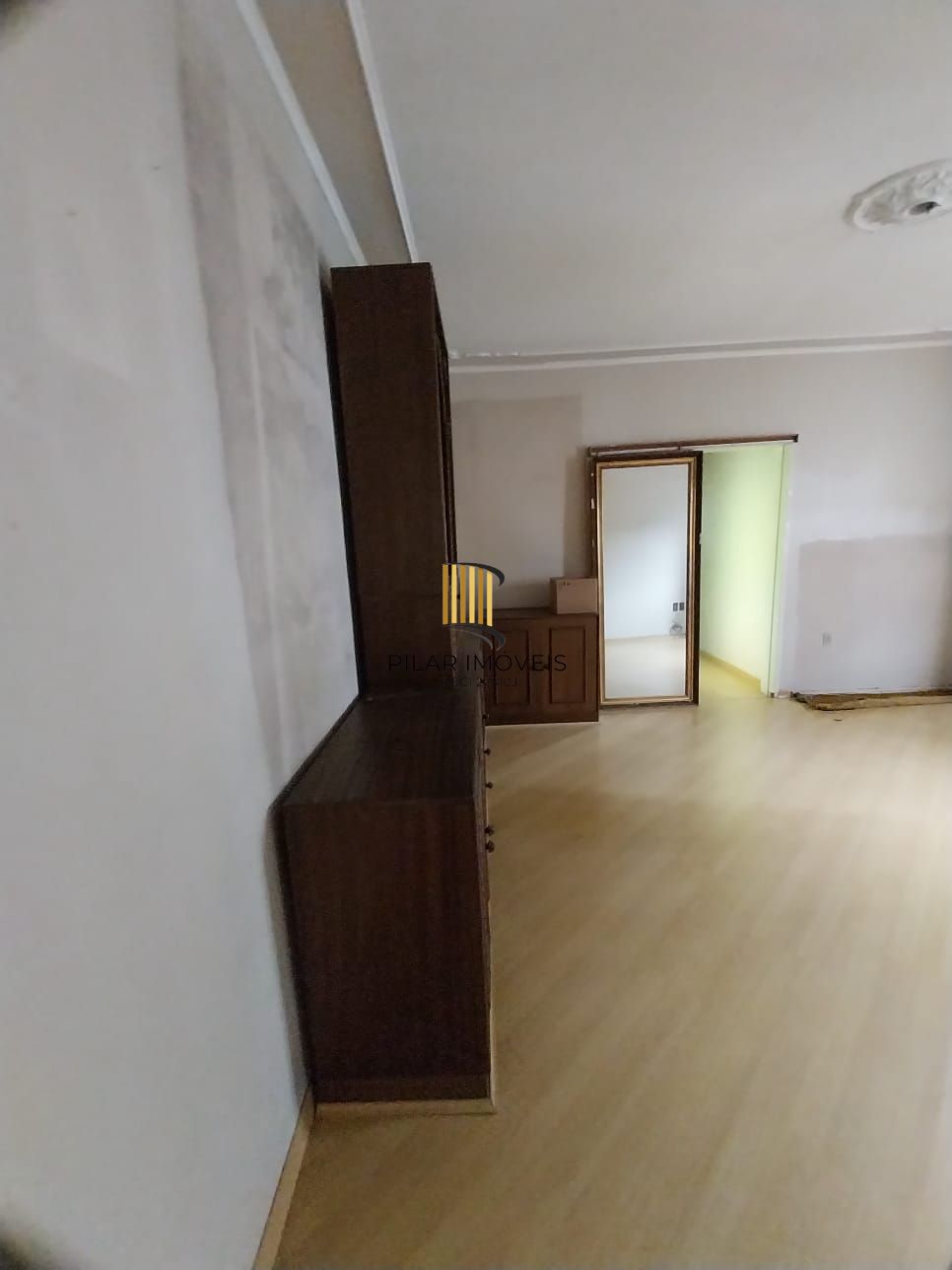 Oportunidade, excelente apartamento 3D, sacada, 2vc, Azenha/Cidade Baixa - P. Alegre