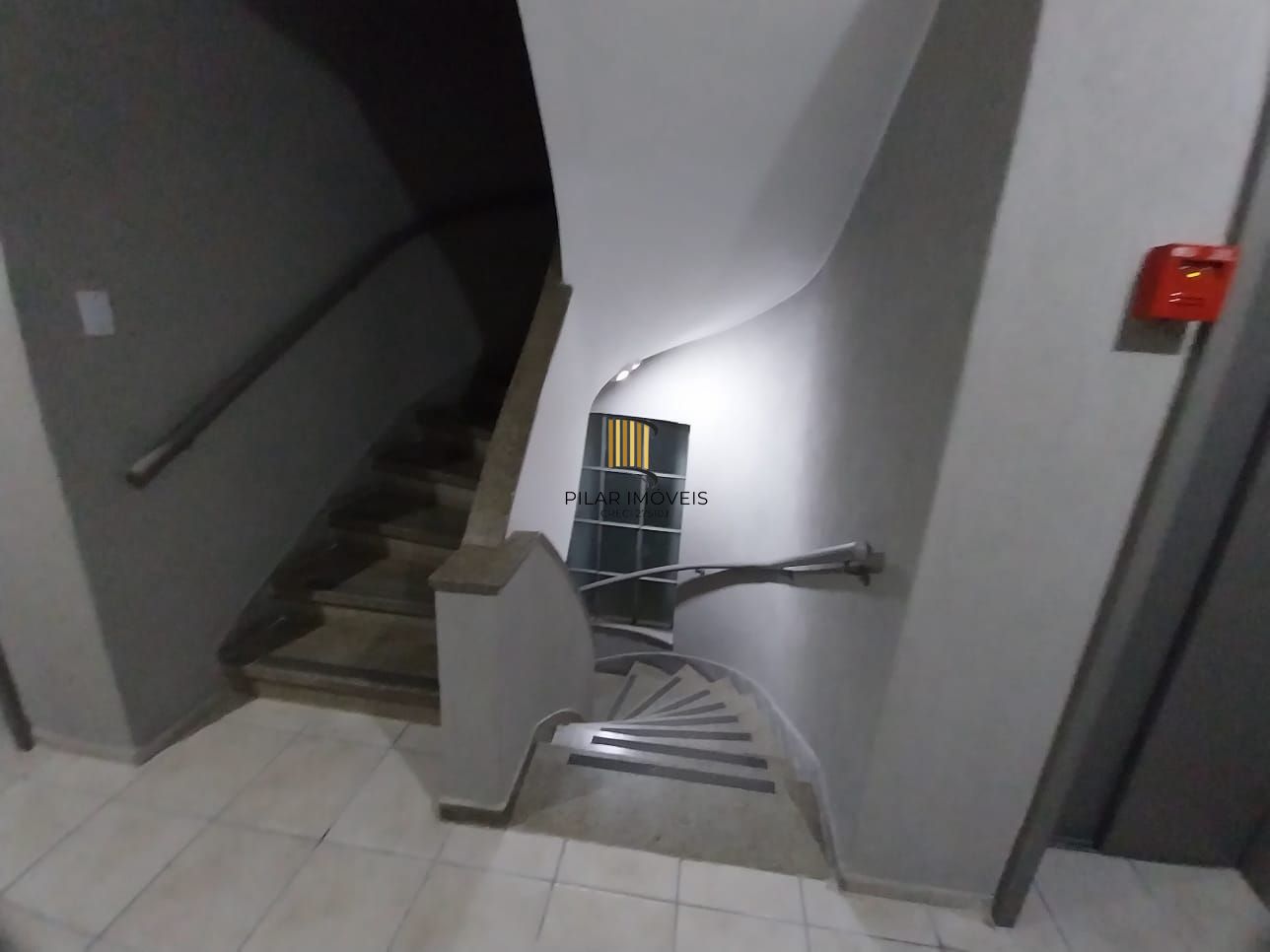 Oportunidade Sala Comercial Centro Frente andar Alto, Preço ATRATIVO.