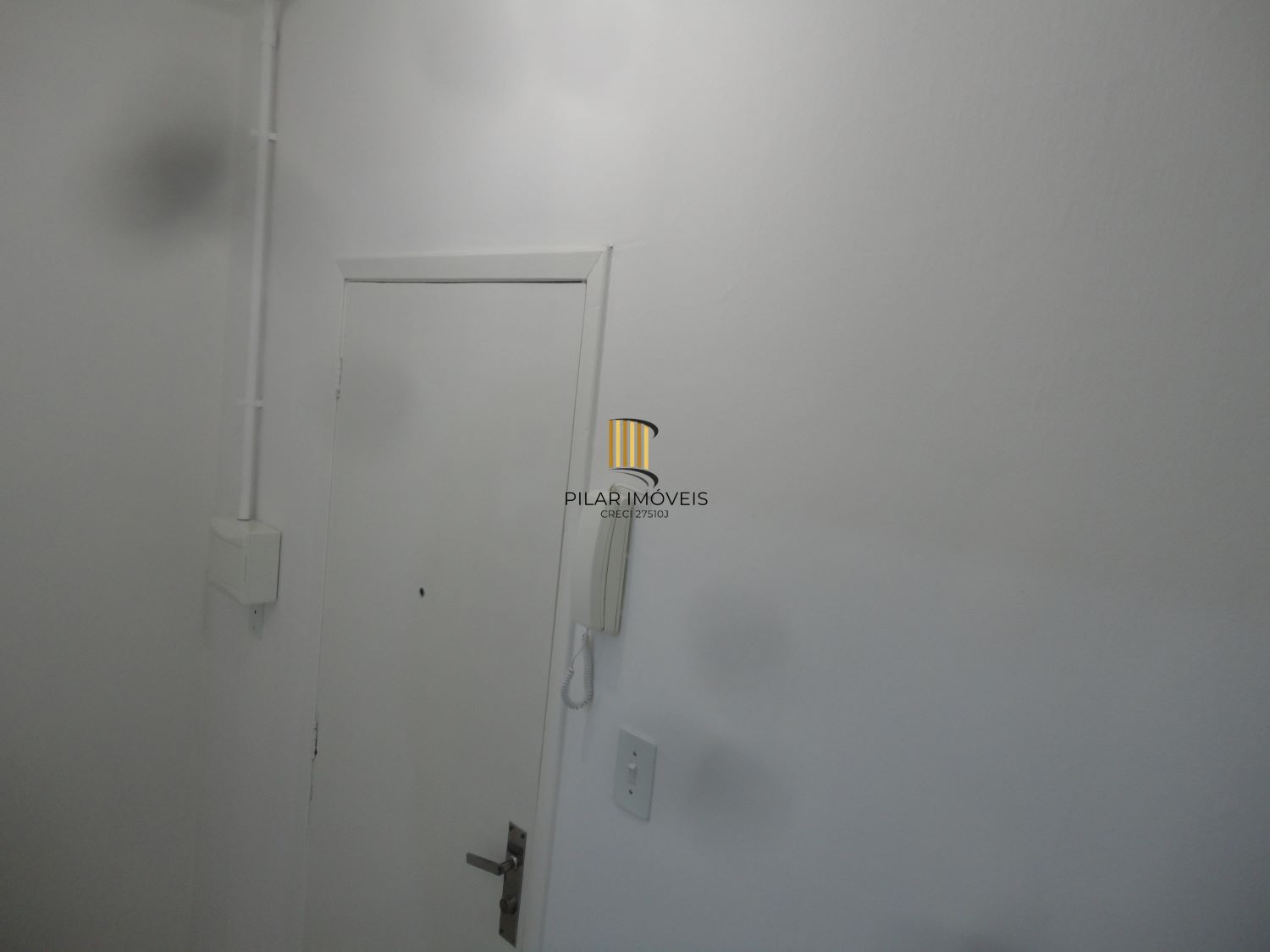 JK recém reformado, 2 piso, elevador, andradas esquina com Bento Martins, centro histórico