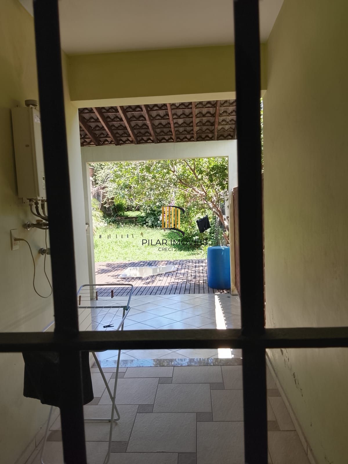 CASA / SOBRADO 5D e 10 vagas 3 Banheiros - Pátio enorme c/ Jacuzi e Pergolado - Living 3 ambientes - Sta Teresa