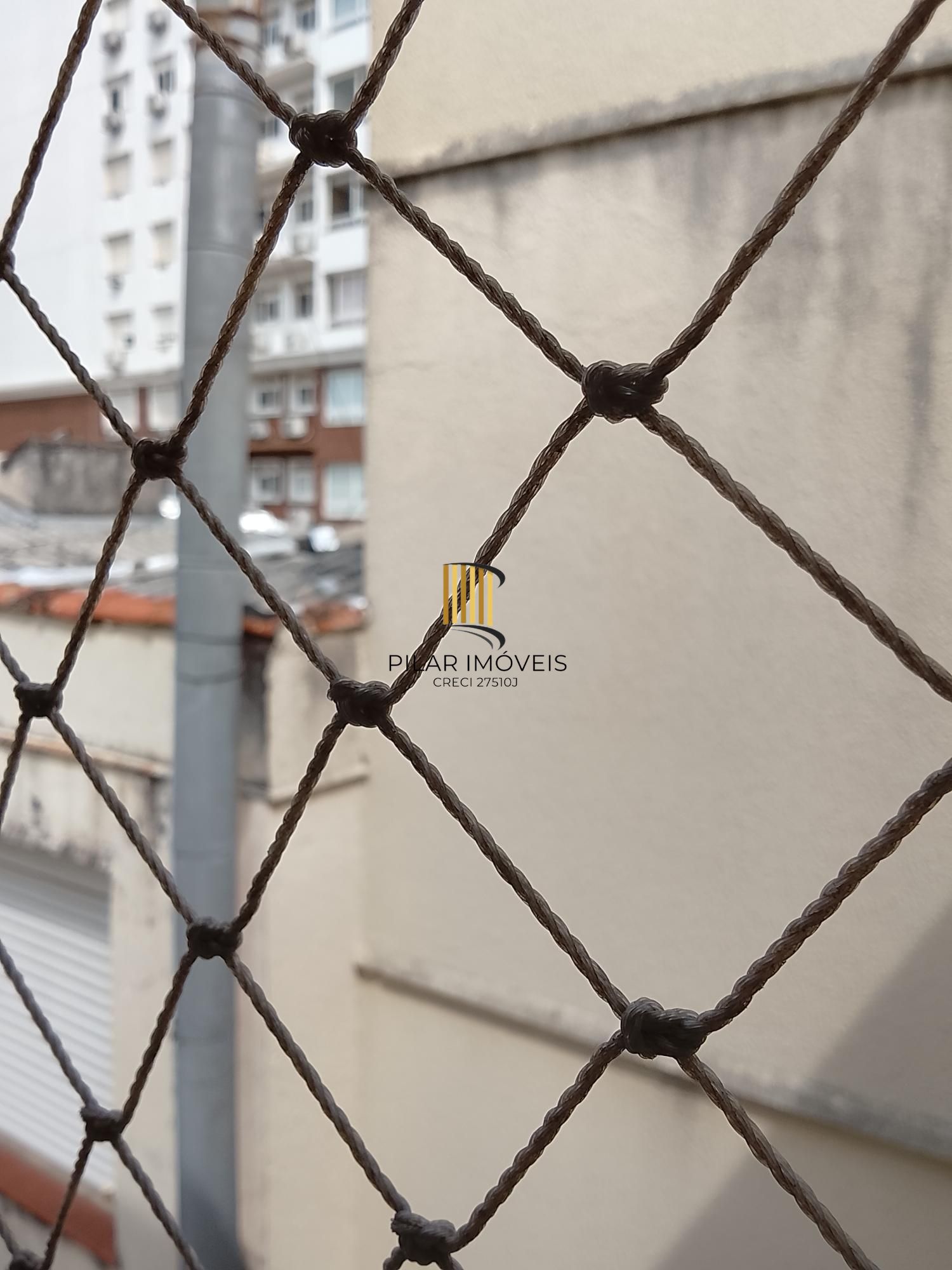 Excelente apto Lateral. 1D, sala, coz, área de serv. banh. Preço Atrativo!