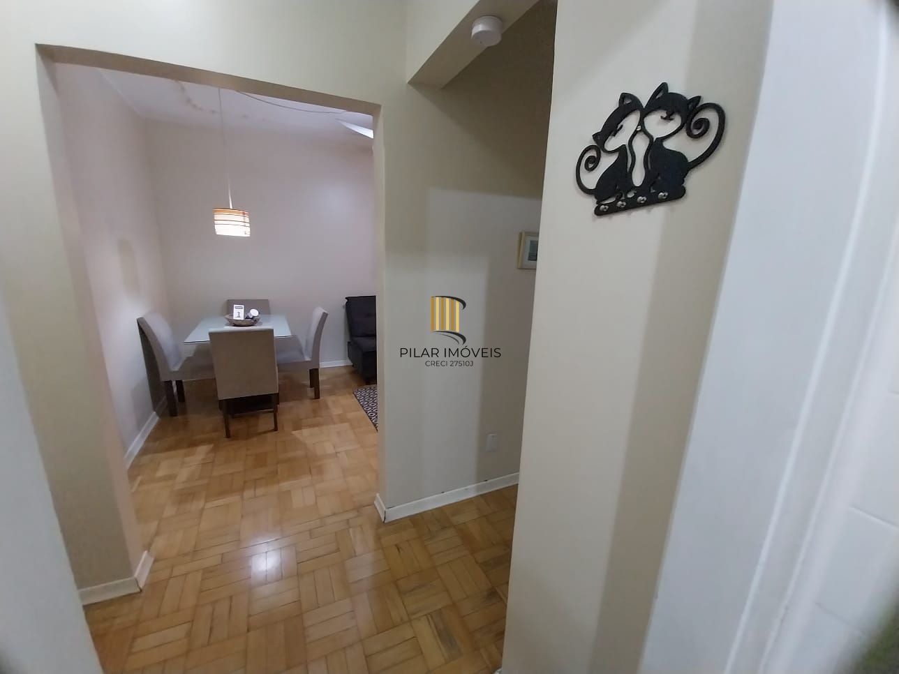 Oportunidade Excelente Apartamento 1D Mobiliado 2 piso com elevador Cidade Baixa.