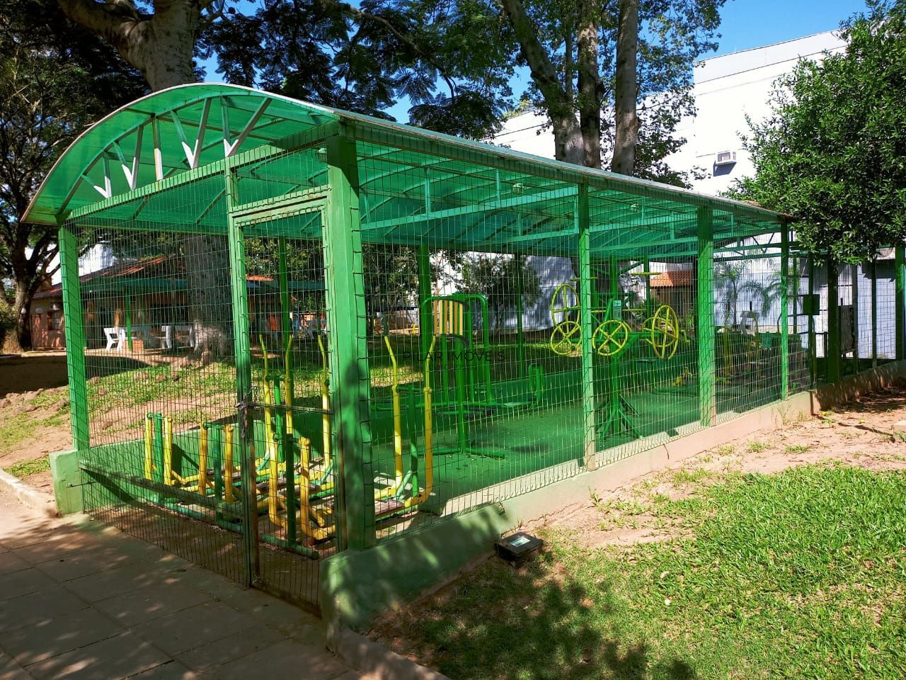 Apartamento com 2 Quartos,com box,no Bairro Humaitá