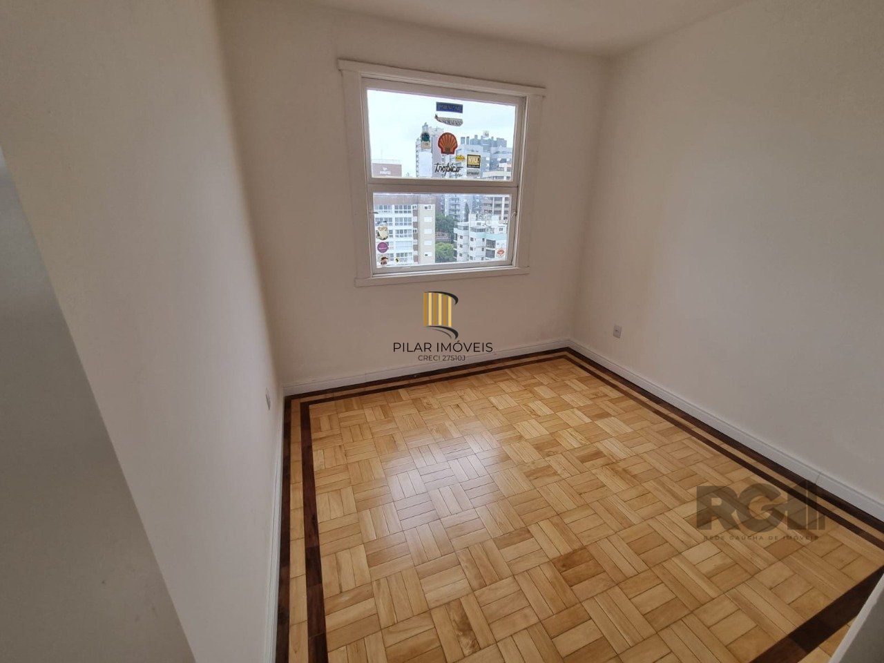 Apartamento 3 dormitórios ao lado da Tok Stok da Rua 24 de Outubro,com box