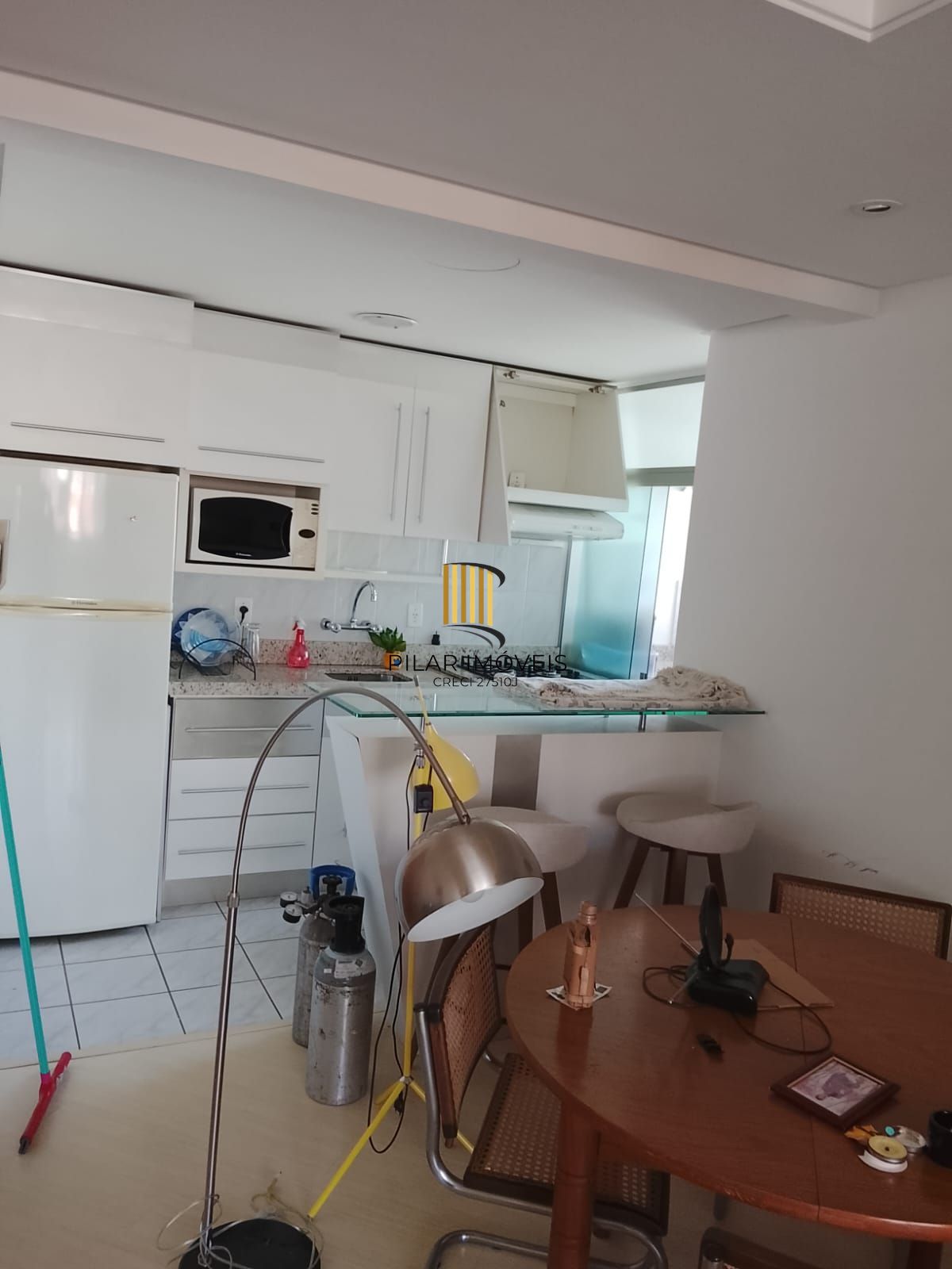 Excelente Apartamento 3D, transformado em 2D, closet mobiliado c/ vaga - Cidade Baixa - Preço Atrativo